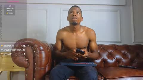 dereckwolf_ online show from October 17, 12:30 pm