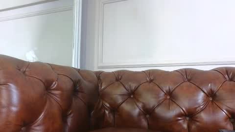 dereckwolf_ online show from October 18, 1:12 pm