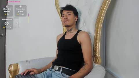 Snapshot of derek_devil24 chatting on November 2, 6:38 am Derek online show from November 2, 6:38 am