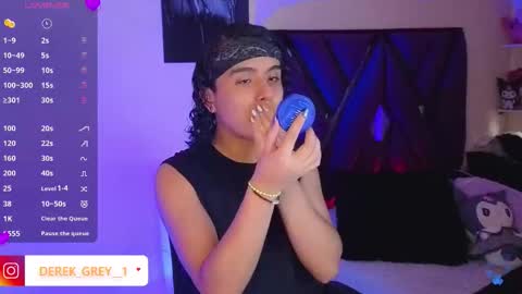 derek grey online show from September 15, 8:09 pm