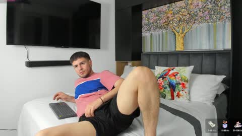 Snapshot of derek_hussain chatting on January 29, 12:01 am Derek Hussain online show from January 29, 12:01 am