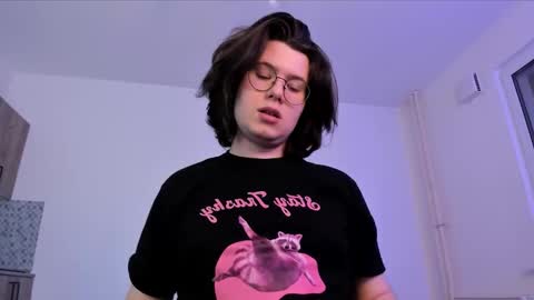 Derek online show from February 21, 5:03 pm