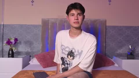 derek_sinn online show from February 12, 9:10 pm