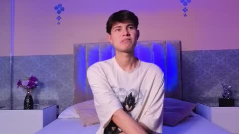 derek_sinn online show from February 21, 7:48 pm