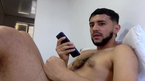 Snapshot of derek_smiith chatting on March 21, 10:02 pm Derek smiith online show from March 21, 10:02 pm