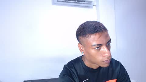 Snapshot of derek_stone69 chatting on July 28, 3:43 pm derek stone online show from July 28, 3:43 pm