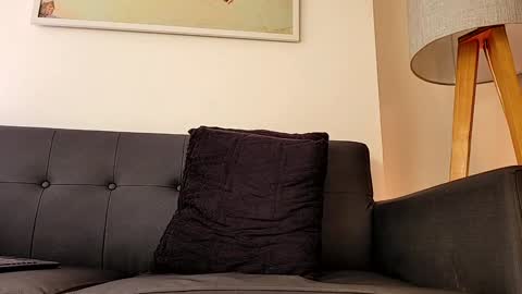 Derek independent model  online show from December 4, 4:05 pm