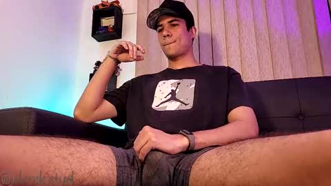 Derek independent model  online show from October 5, 5:50 am