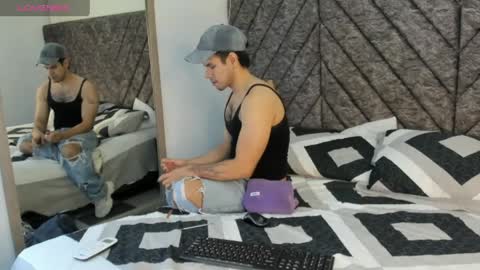 Snapshot of derek_voss chatting on May 28, 12:24 pm derek_voss online show from May 28, 12:24 pm