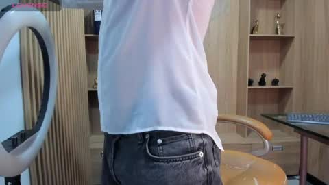 Snapshot of derek_voss chatting on June 1, 12:07 pm derek_voss online show from June 1, 12:07 pm
