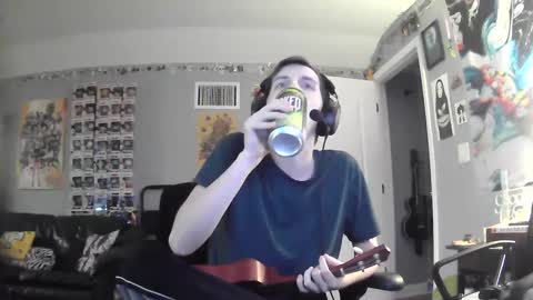 Snapshot of derekdings chatting on December 8, 1:13 am derekdings online show from December 8, 1:13 am