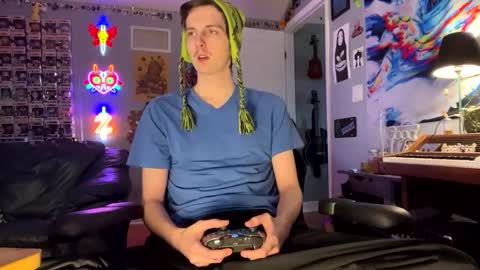 derekdings online show from December 17, 2:34 pm