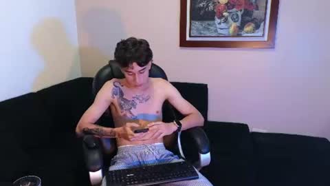Derek online show from June 11, 12:32 am