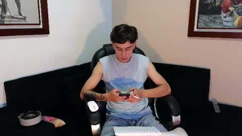 Derek online show from June 15, 1:41 am