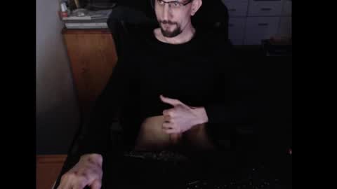 Snapshot of dermattes chatting on March 8, 3:24 pm dermattes online show from March 8, 3:24 pm