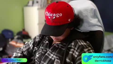 Snapshot of derrick_hose chatting on April 27, 3:32 pm Derrick Hose online show from April 27, 3:32 pm