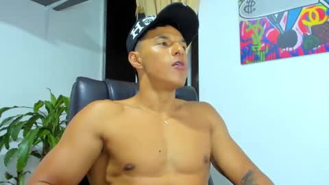 Snapshot of derryadams chatting on November 16, 1:55 am derryadams online show from November 16, 1:55 am