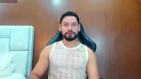 Snapshot of derrybigger_cm chatting on October 23, 2:27 pm DerryBigger CM online show from October 23, 2:27 pm