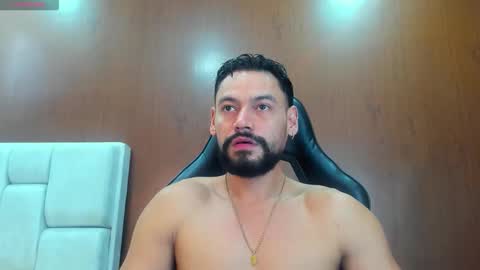 Snapshot of derrybigger_cm chatting on November 8, 5:23 pm DerryBigger CM online show from November 8, 5:23 pm