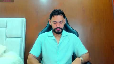 Snapshot of derrybigger_cm chatting on November 23, 2:17 pm DerryBigger CM online show from November 23, 2:17 pm