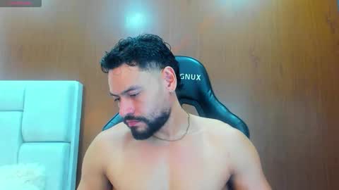 Snapshot of derrybigger_cm chatting on December 3, 5:55 pm DerryBigger CM online show from December 3, 5:55 pm