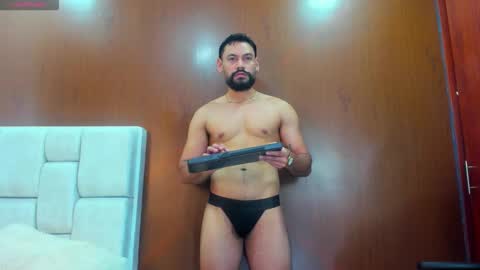 Snapshot of derrybigger_cm chatting on December 19, 7:43 pm DerryBigger CM online show from December 19, 7:43 pm