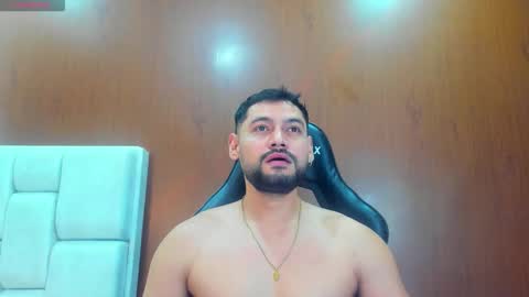 Snapshot of derrybigger_cm chatting on February 15, 8:16 pm DerryBigger CM online show from February 15, 8:16 pm