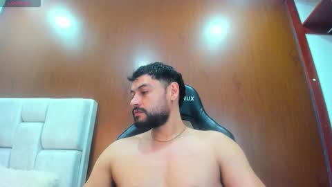 Snapshot of derrybigger_cm chatting on March 6, 9:55 pm DerryBigger CM online show from March 6, 9:55 pm