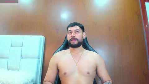 Snapshot of derrybigger_cm chatting on March 7, 10:07 pm DerryBigger CM online show from March 7, 10:07 pm