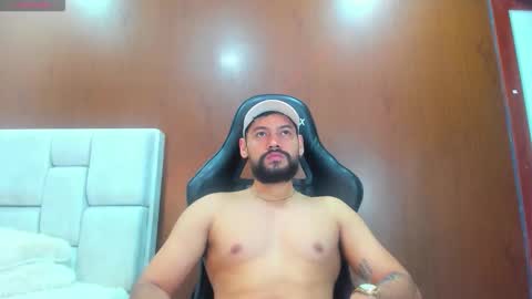 Snapshot of derrybigger_cm chatting on March 21, 6:55 pm DerryBigger CM online show from March 21, 6:55 pm