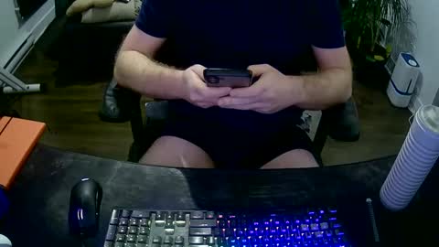 desdisdes online show from March 24, 11:43 pm