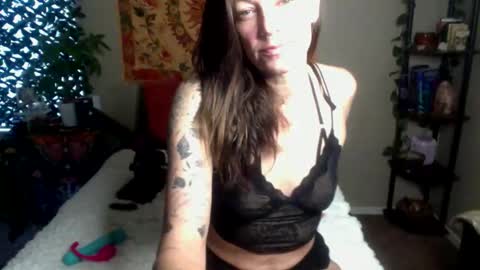 desertluxe87 online show from December 4, 7:33 pm