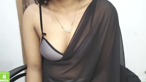 Snapshot of desicoupleshow chatting on January 28, 4:29 am Eva and Adam online show from January 28, 4:29 am