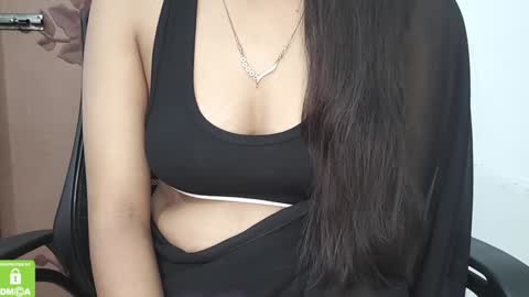 Snapshot of desicoupleshow chatting on February 6, 12:59 pm Eva and Adam online show from February 6, 12:59 pm