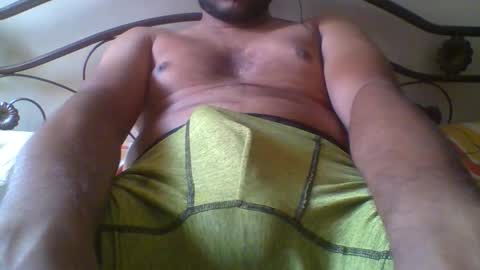 Snapshot of desidaddy_629 chatting on February 8, 5:33 am Daddy online show from February 8, 5:33 am