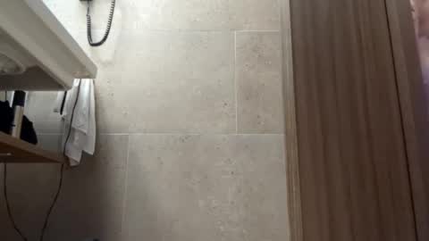 Snapshot of designerskier chatting on January 2, 10:58 am designerskier online show from January 2, 10:58 am