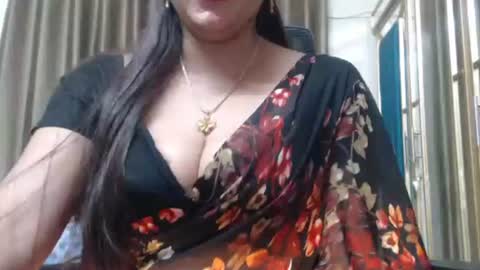 Snapshot of desimaisa130 chatting on December 5, 7:28 pm Maisa online show from December 5, 7:28 pm