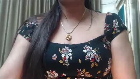 Snapshot of desimaisa130 chatting on December 21, 4:14 pm Maisa online show from December 21, 4:14 pm