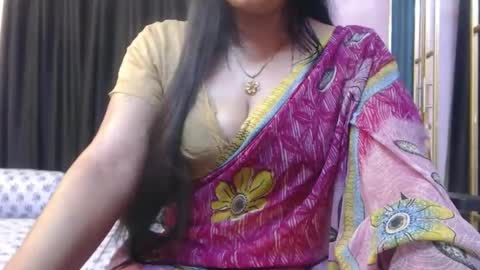 Snapshot of desimaisa130 chatting on October 31, 5:25 pm Maisa online show from October 31, 5:25 pm