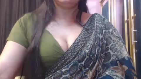 Snapshot of desimaisa130 chatting on November 9, 4:27 pm Maisa online show from November 9, 4:27 pm