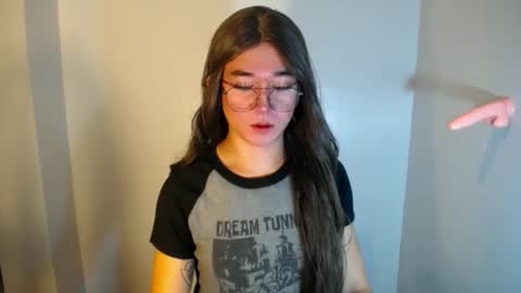 Snapshot of desirable_lorinexx chatting on December 18, 2:06 pm LORINE online show from December 18, 2:06 pm
