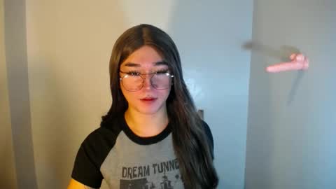 Snapshot of desirable_lorinexx chatting on December 31, 10:01 pm LORINE online show from December 31, 10:01 pm