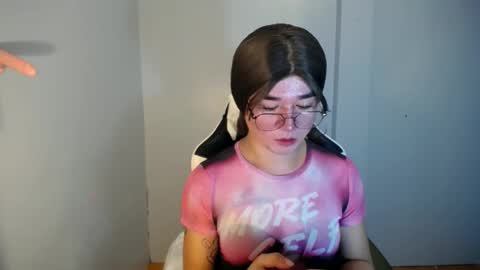 Snapshot of desirable_lorinexx chatting on January 6, 5:59 pm LORINE online show from January 6, 5:59 pm