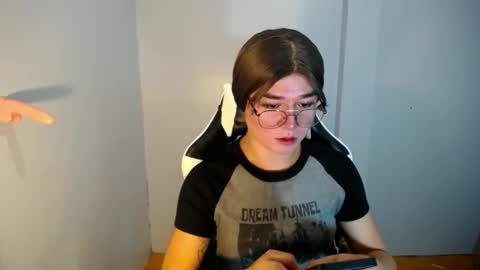 Snapshot of desirable_lorinexx chatting on January 7, 4:05 pm LORINE online show from January 7, 4:05 pm