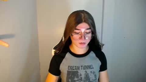 Snapshot of desirable_lorinexx chatting on January 9, 6:47 pm LORINE online show from January 9, 6:47 pm
