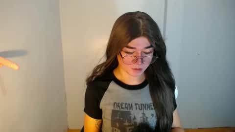 Snapshot of desirable_lorinexx chatting on January 11, 9:04 am LORINE online show from January 11, 9:04 am