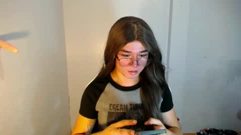 Snapshot of desirable_lorinexx chatting on January 11, 11:02 pm LORINE online show from January 11, 11:02 pm