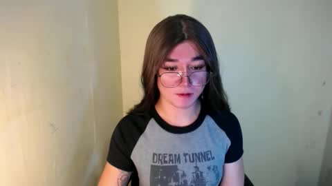 Snapshot of desirable_lorinexx chatting on January 15, 5:37 pm LORINE online show from January 15, 5:37 pm