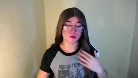 Snapshot of desirable_lorinexx chatting on January 17, 7:05 pm LORINE online show from January 17, 7:05 pm