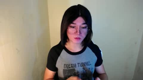 Snapshot of desirable_lorinexx chatting on January 19, 1:21 am LORINE online show from January 19, 1:21 am